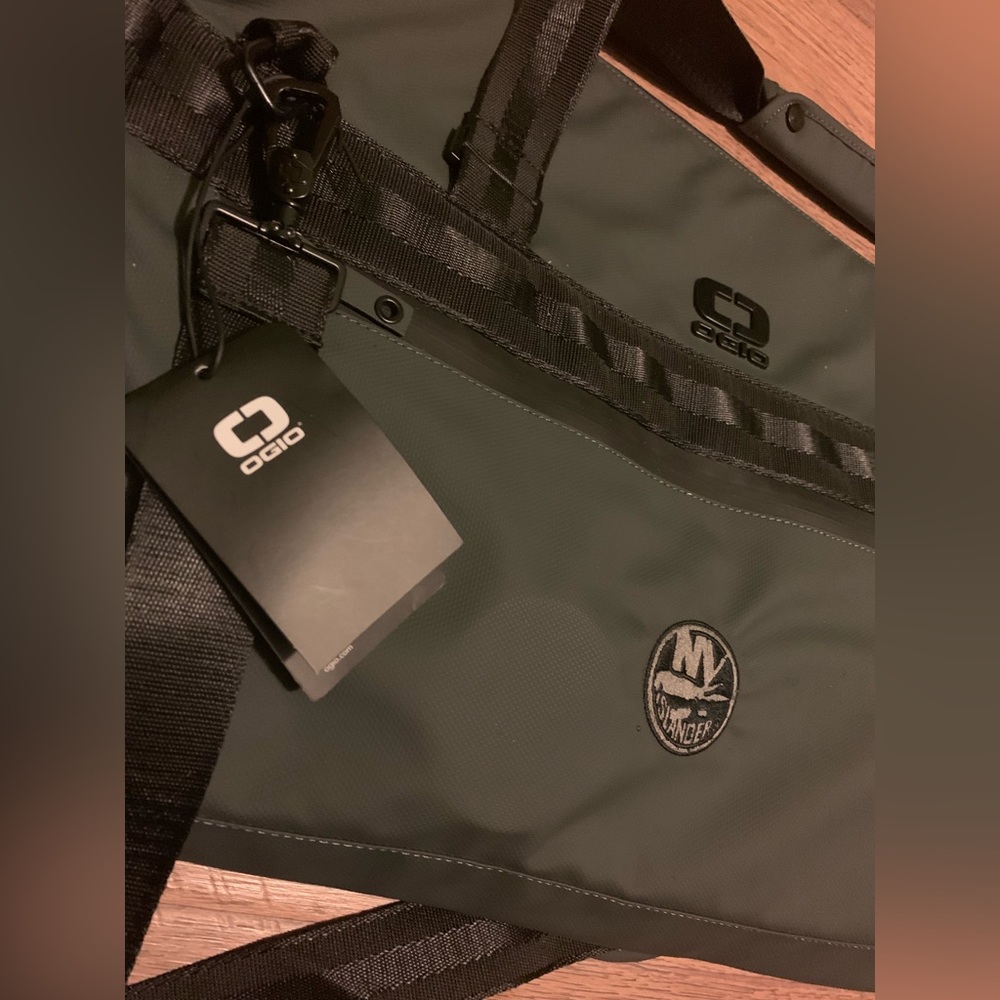 BRAND NEW! Ogio Islanders duffel bag - Picture 2 of 7